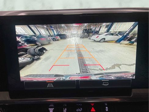 Used 2024 GMC Sierra 2500 SLE w/ SLE Convenience Package image 19