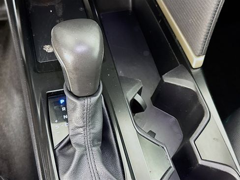 Used 2025 Toyota Camry SE image 19