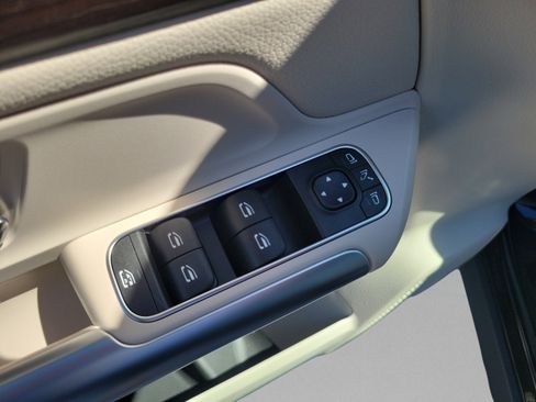 Certified 2026 Mercedes-Benz GLA 250 4MATIC image 12