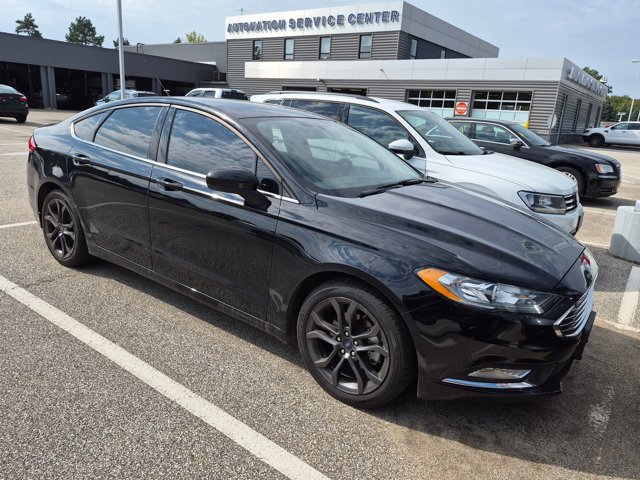 Used 2018 Ford Fusion SE w/ Equipment Group 201A FWD image 6