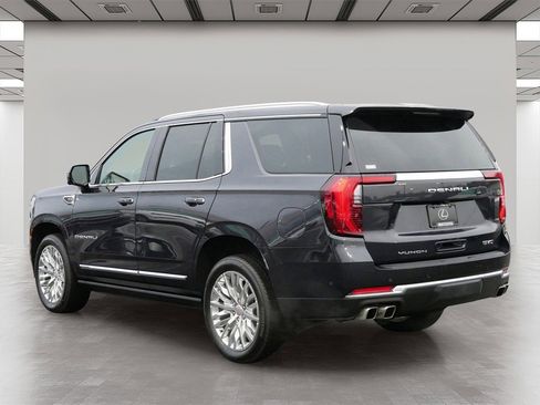 Used 2025 GMC Yukon Denali w/ Sun & Power Step Package image 4