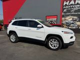 Used 2018 Jeep Cherokee Latitude Plus w/ Comfort/Convenience Group image 2