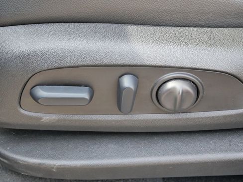 Used 2024 GMC Terrain SLT image 37