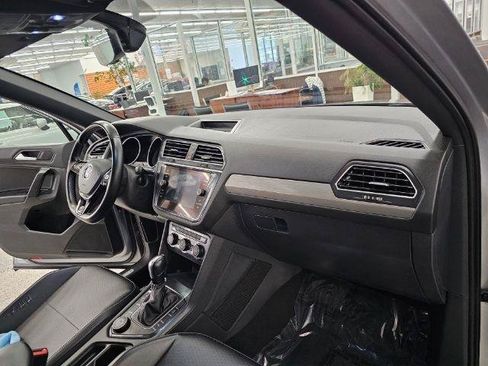 Used 2021 Volkswagen Tiguan SE AWD/4WD image 8
