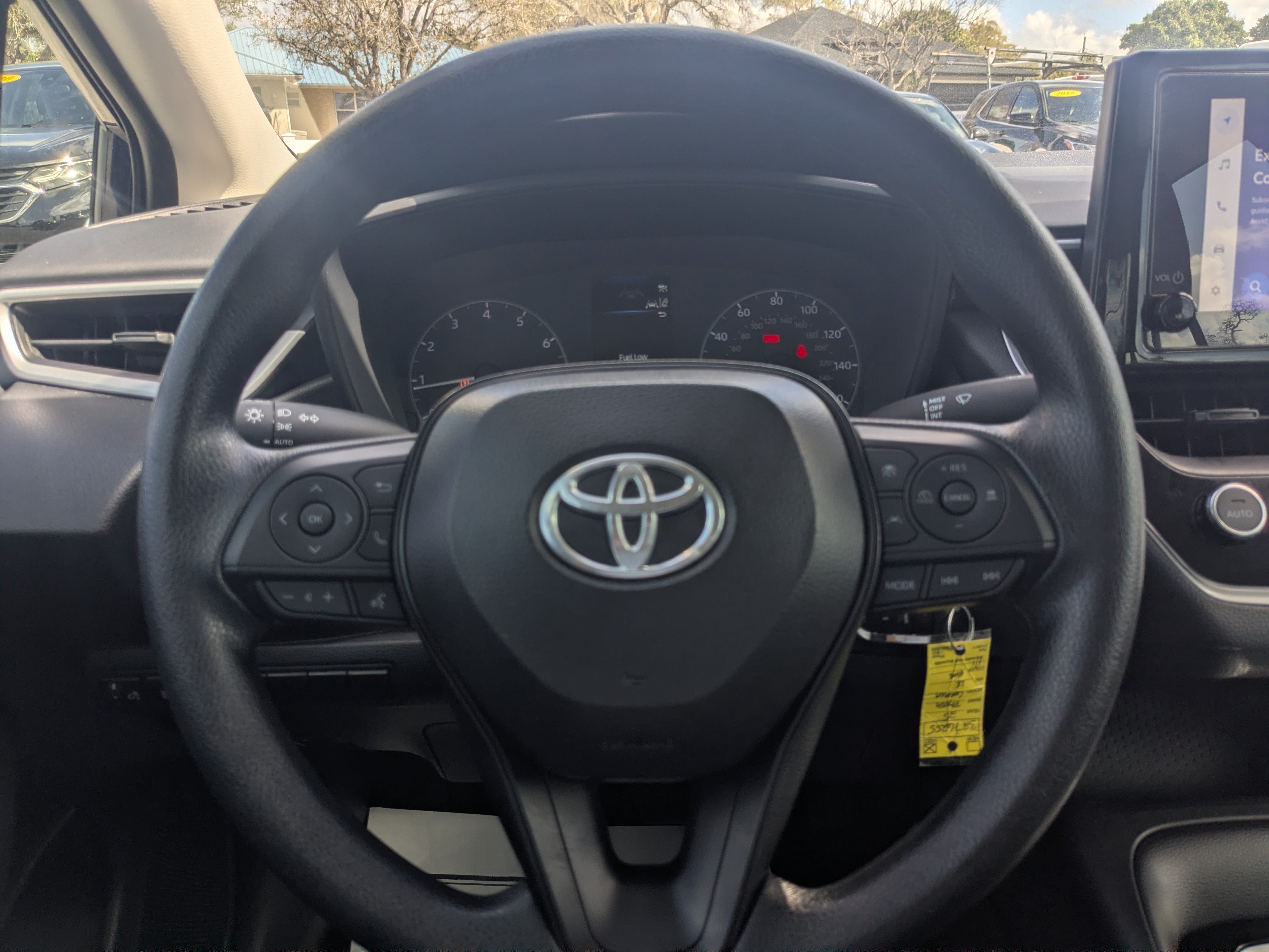 Used 2025 Toyota Corolla LE FWD image 28