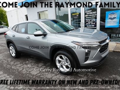 Used 2025 Chevrolet Trax LS w/ LS Convenience Package