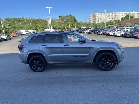 Used 2015 Jeep Grand Cherokee Altitude AWD/4WD image 7