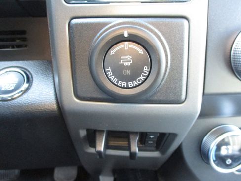 Used 2019 Ford Expedition XLT w/ Equipment Group 202A image 32