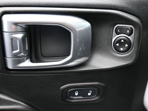 Certified 2019 Jeep Wrangler Unlimited Sport image 10