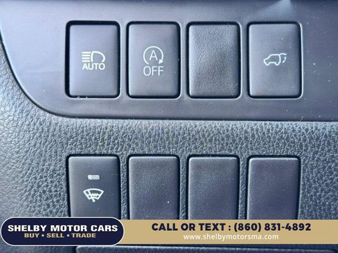 Used 2017 Toyota Highlander XLE AWD/4WD image 11