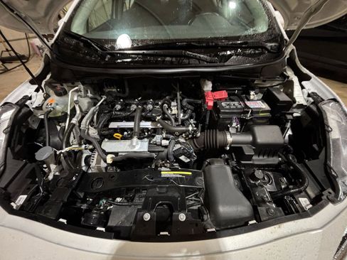 Used 2025 Nissan Versa SV image 30