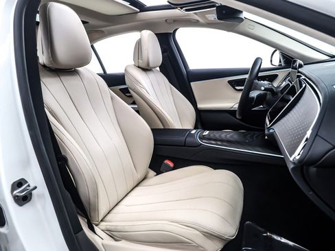 Certified 2024 Mercedes-Benz E 350 4MATIC Sedan image 9