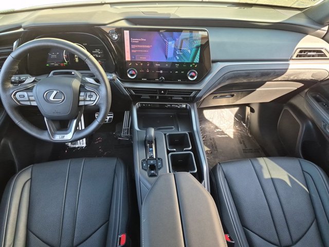 Used 2025 Lexus TX 500h AWD w/ Technology Package image 28