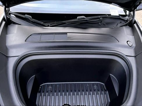 Used 2020 Tesla Model Y Long Range image 31