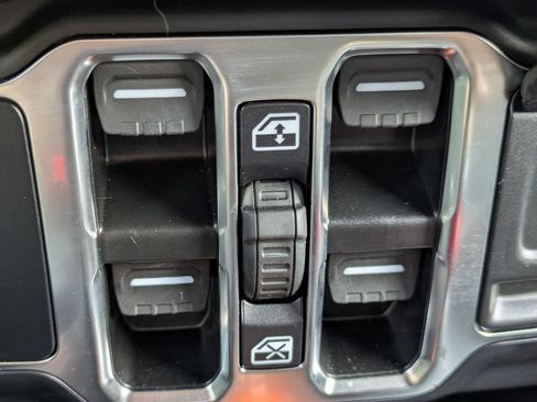 Used 2024 Jeep Wrangler Unlimited w/ Technology Group AWD/4WD image 23
