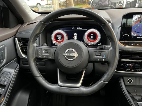 Used 2022 Nissan Rogue Platinum w/ Head-Up Display Package image 35