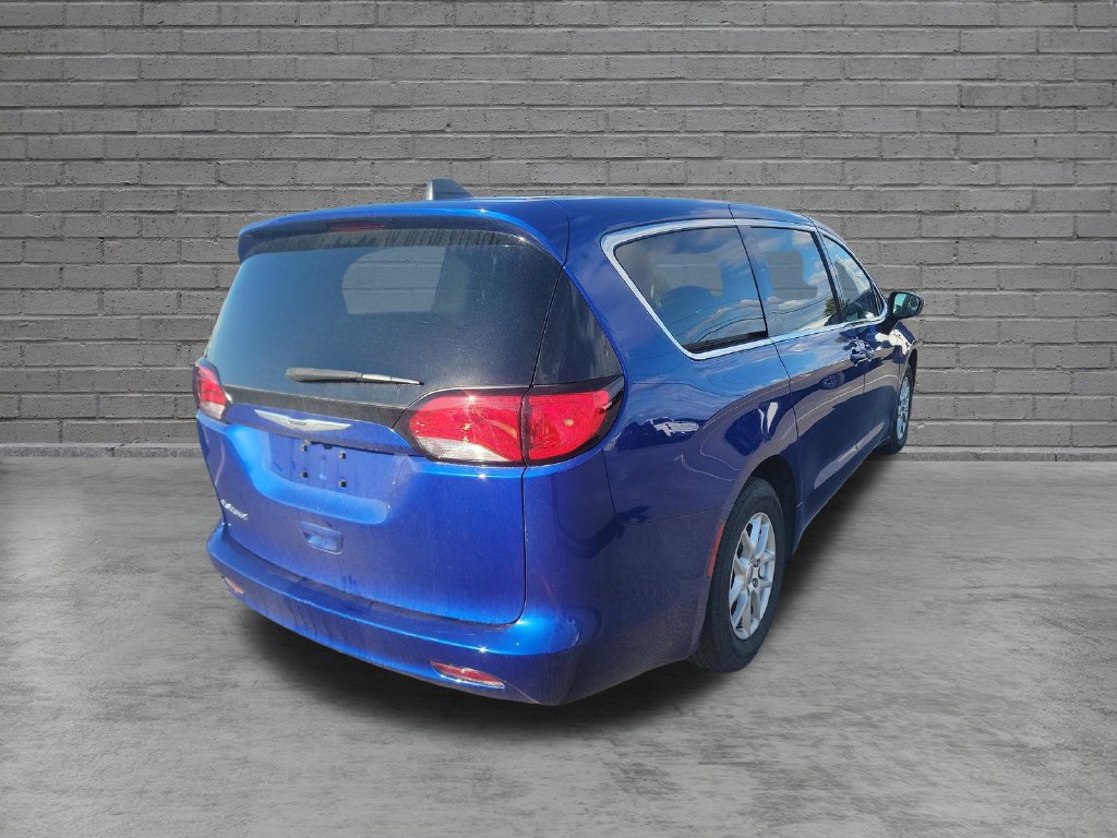 Used 2021 Chrysler Voyager LX FWD image 13
