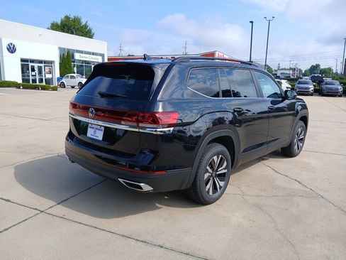 New 2026 Volkswagen Atlas SE FWD image 7