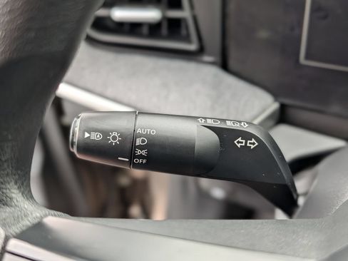 Used 2025 Nissan Kicks SV FWD image 35