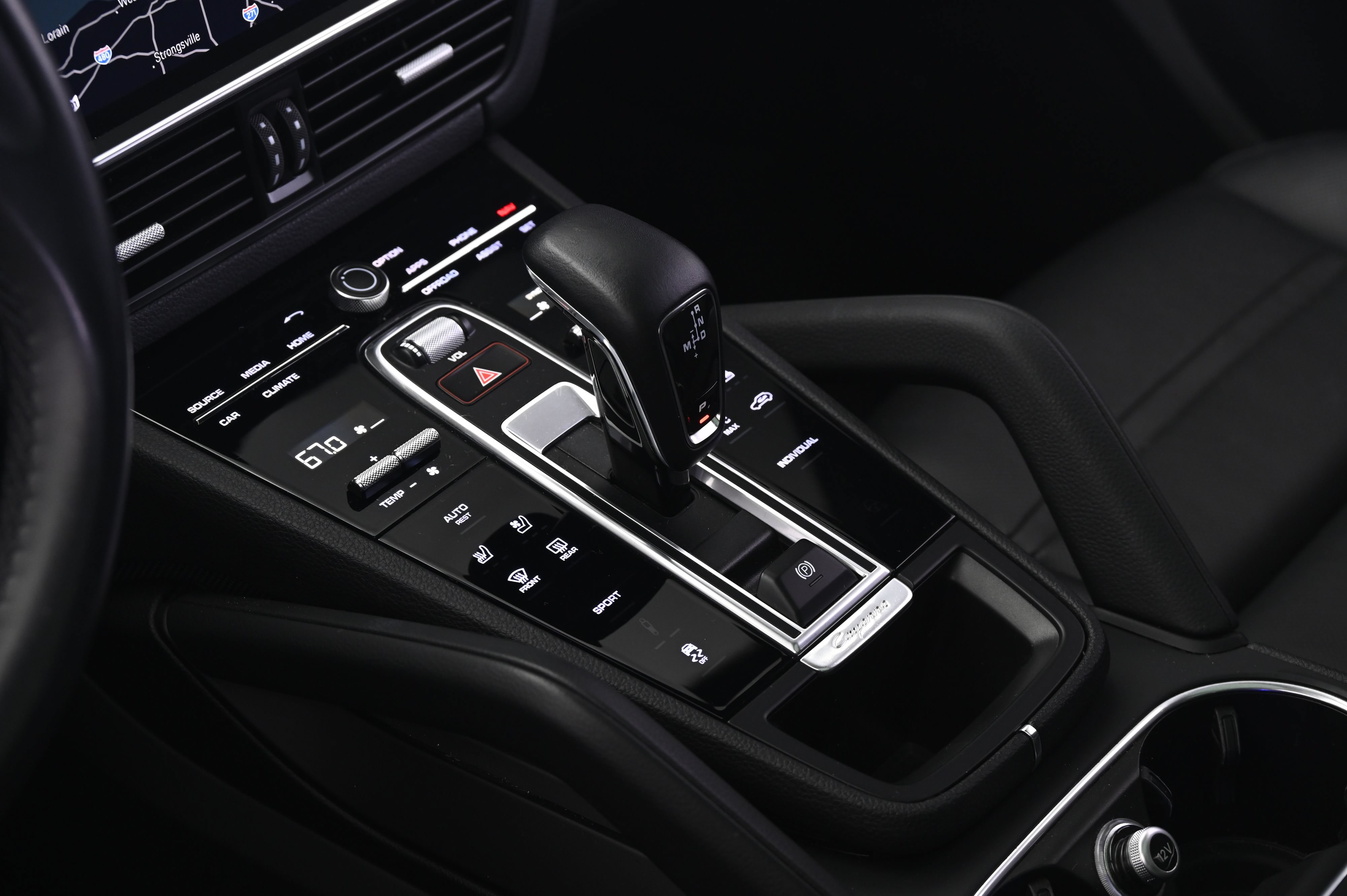 Certified 2022 Porsche Cayenne Platinum Edition AWD/4WD image 34