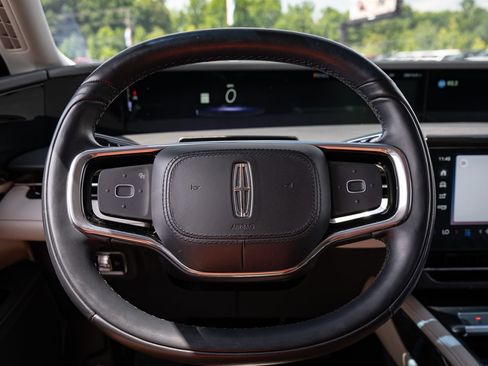 Used 2024 Lincoln Nautilus Reserve AWD/4WD image 29