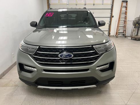 Used 2020 Ford Explorer XLT w/ Equipment Group 202A image 6