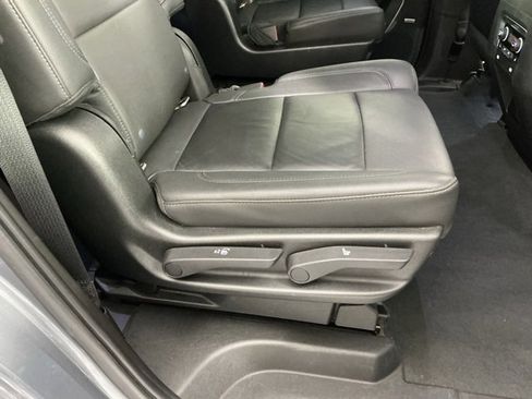 Used 2021 Chevrolet Tahoe LT w/ LT Signature Package image 12