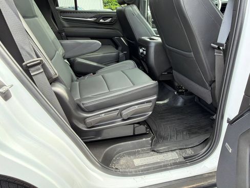 Used 2024 GMC Yukon Denali AWD/4WD image 15