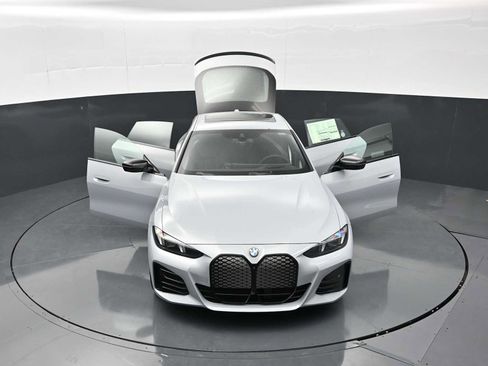 New 2026 BMW i4 eDrive40 w/ M Sport Package RWD image 33