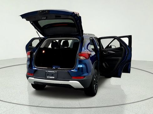 Used 2021 Chevrolet TrailBlazer LT w/ Convenience Package FWD image 12