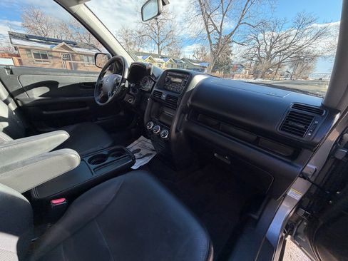 Used 2005 Honda CR-V EX image 17