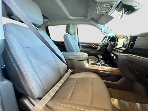 Used 2025 GMC Sierra 1500 Elevation image 28