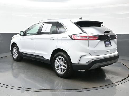 Used 2024 Ford Edge SEL w/ Convenience Package AWD/4WD image 4