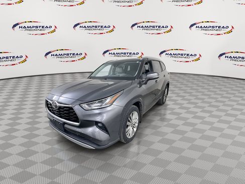 Used 2021 Toyota Highlander Platinum AWD/4WD image 4
