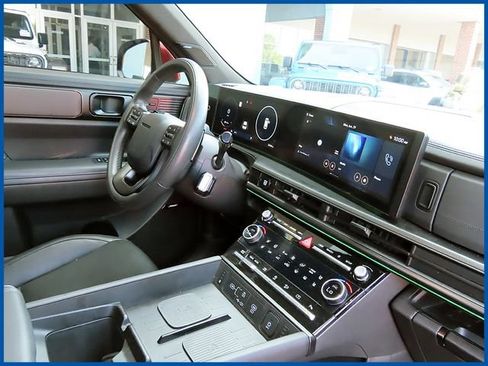 Used 2024 Hyundai Santa Fe Calligraphy AWD/4WD image 8