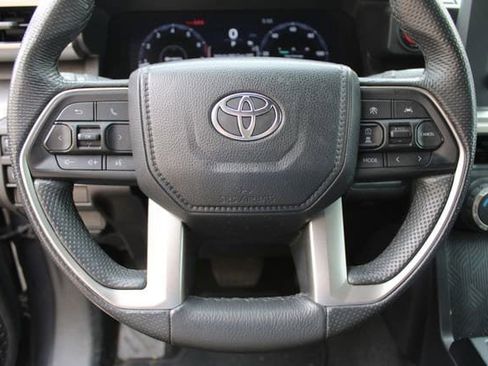 Used 2024 Toyota Tacoma TRD Off-Road image 10