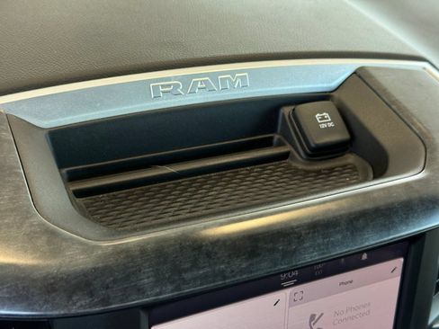 Used 2022 RAM 1500 Big Horn AWD/4WD image 31