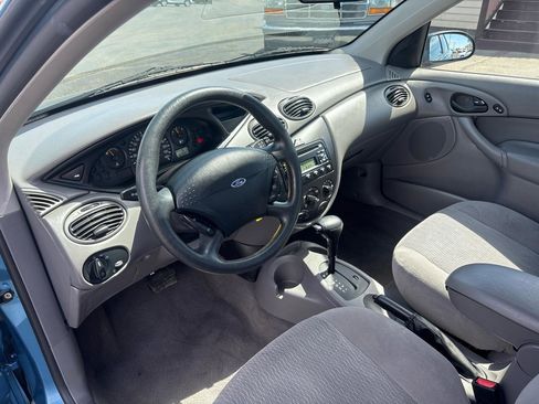 Used 2001 Ford Focus SE FWD image 12