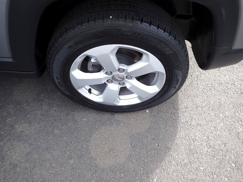 Used 2018 Jeep Compass Latitude w/ Popular Equipment Group AWD/4WD image 26