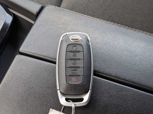Used 2025 Nissan Rogue SV AWD/4WD image 32