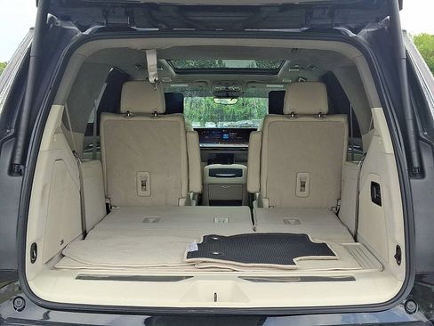 Certified 2025 Cadillac Escalade Sport Platinum w/ LPO, Floor Liner Package AWD/4WD image 28
