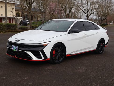 Used 2025 Hyundai Elantra N image 12