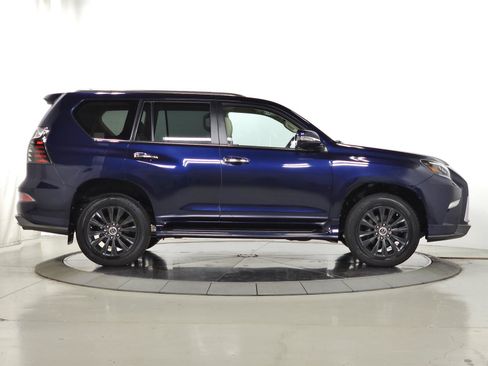 Used 2023 Lexus GX 460 Premium w/ Accessory Package AWD/4WD image 12
