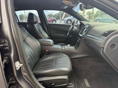 Used 2016 Chrysler 300 S RWD image 9