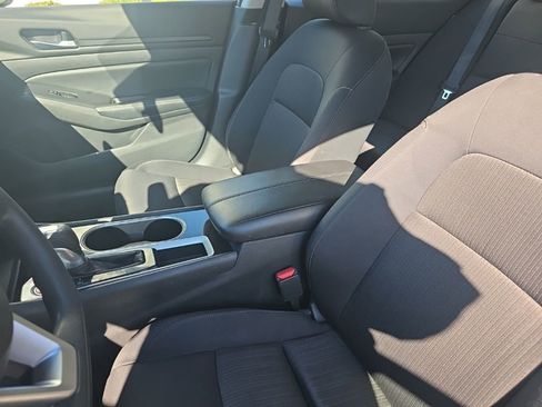 Used 2024 Nissan Altima 2.5 SV image 22