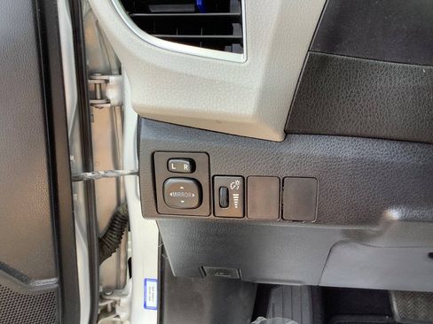 Used 2016 Toyota Corolla LE FWD image 40