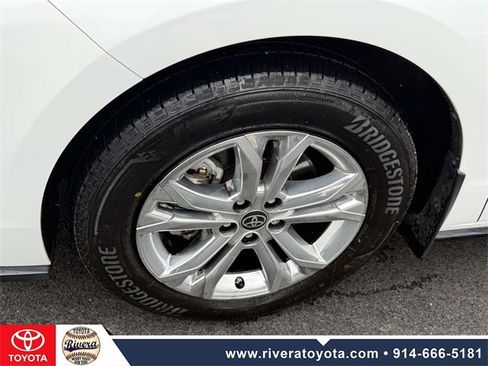 Used 2023 Toyota Sienna XSE image 8