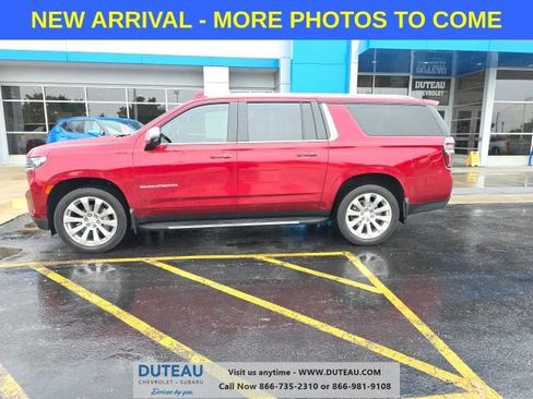Used 2024 Chevrolet Suburban Premier w/ Advanced Technology Package AWD/4WD image 1