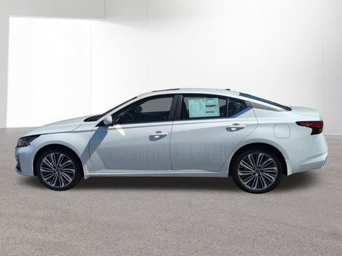 New 2026 Nissan Altima 2.5 SV AWD/4WD image 8