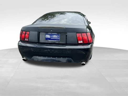 Used 2004 Ford Mustang GT RWD image 4